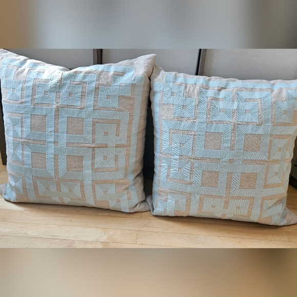 Set Of Two Greek Key Print Pillows 21x21" Aqua Linen Zip Closure Made in India - Picture 3 of 6